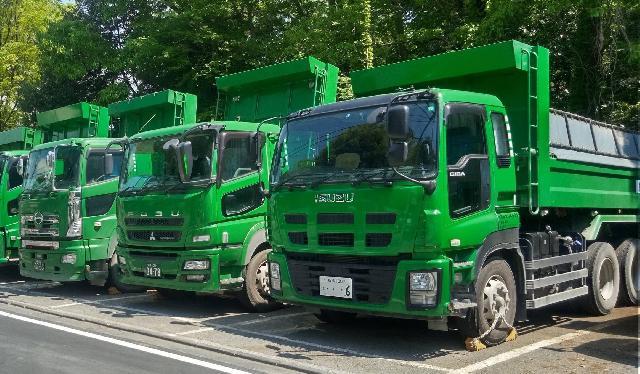 年齢不問！手積み手降ろしなしで体に優しい！10tドライバーを募集中【日払い・週払いOK・寮完備】