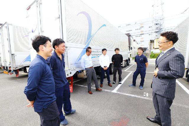 【神奈川県愛川町／4tドライバー】 ◆完全週休2日で月29.5万円～！◆しっかり稼げる週休2日制なら月34万円～！