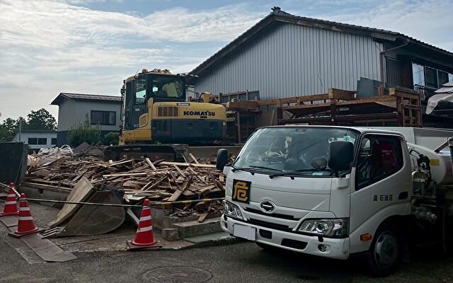 【高岡市/3tローリードライバー】土日休み/灯油、軽油の給油業務/富山県内のみ/20代30代活躍中