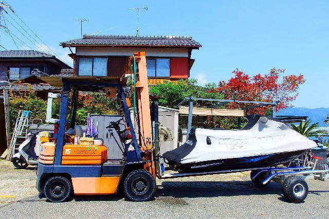 滋賀県大津市短期リゾートバイト　ホイルローダーでボートを牽引　琵琶湖で船のお仕事ができます。