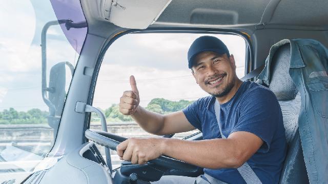 【乗用車陸送ドライバー】手積手降し無し！中型～大型免許があればOK！資格支援あり◎週休2日！(愛知県名古屋市)