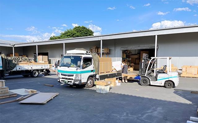 土日祝休み！残業ほぼなし♪/準中型AT限定可（横浜/2tドライバー/住宅資材配送）