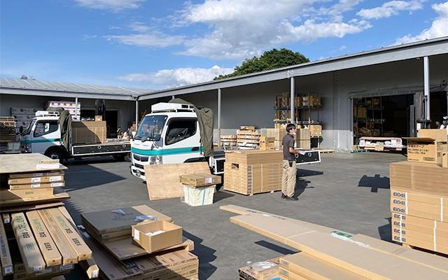土日祝休み！残業ほぼなし♪/準中型AT限定可（横浜/2tドライバー/住宅資材配送）
