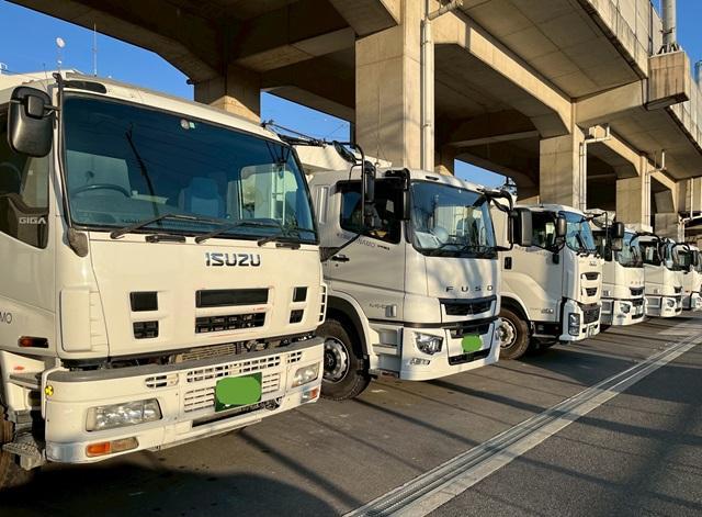 尼崎市/トレーラー(けん引)/月給62万円以上可!出張なしで毎日帰宅!車両固定で安定稼働