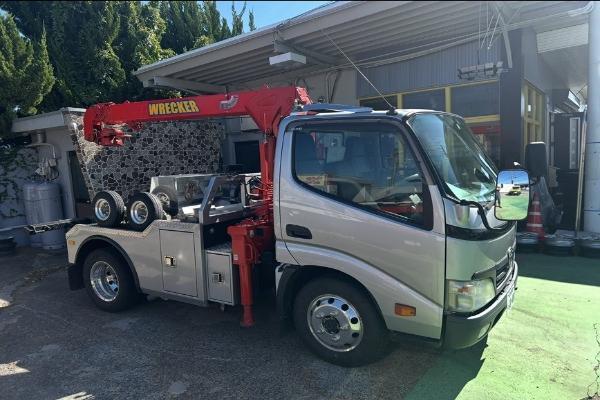 安曇野市/2tレッカー車ドライバー/未経験から月給25万円!資格取得支援ありで待機時間は自由