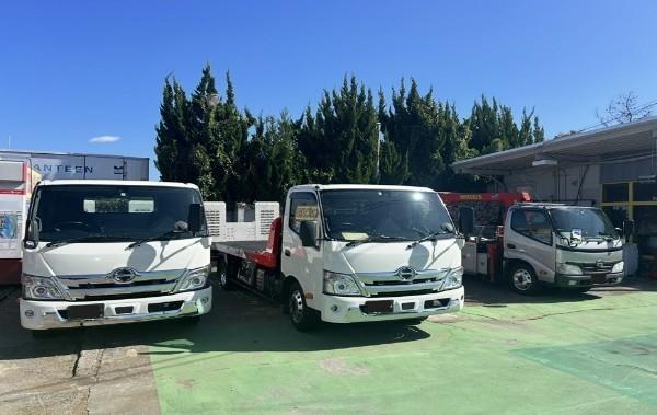 安曇野市/2tレッカー車ドライバー/月給33万円可で経験を評価!待機時間は自由で資格手当も充実